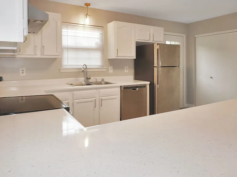 21370 Lexington Dr — Photo 10