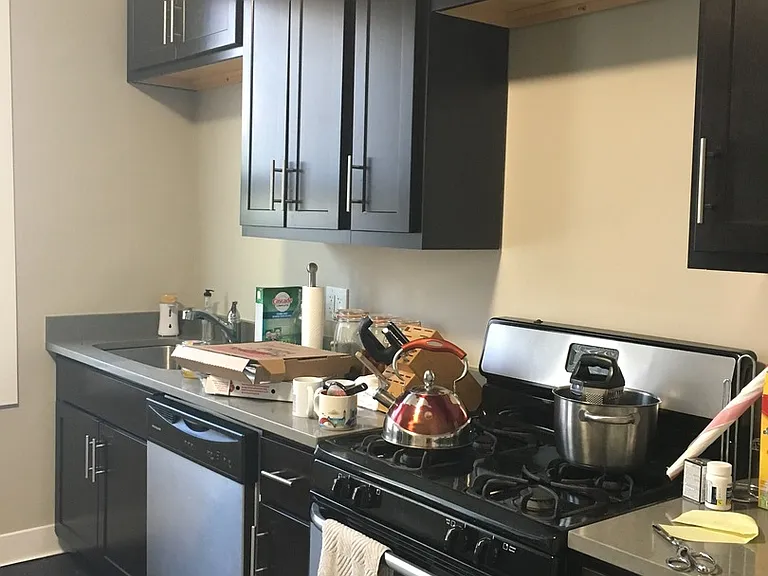 1735 W Augusta Blvd — Photo 3