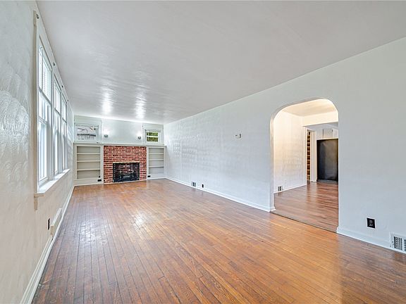 4th image of 161 Johnson Ave