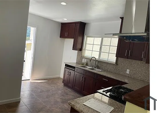 10057 Tujunga Canyon Blvd — Photo 3