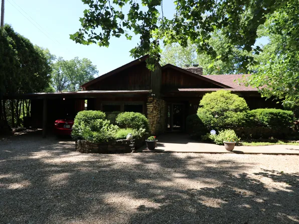 714 Edgewood Dr, Batesville, IN 47006