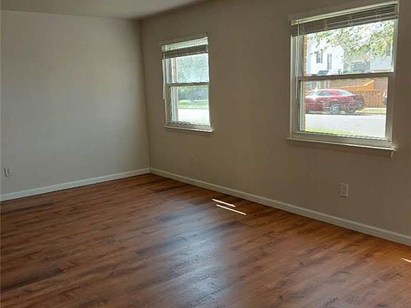 4th image of 740 Tilden Pl