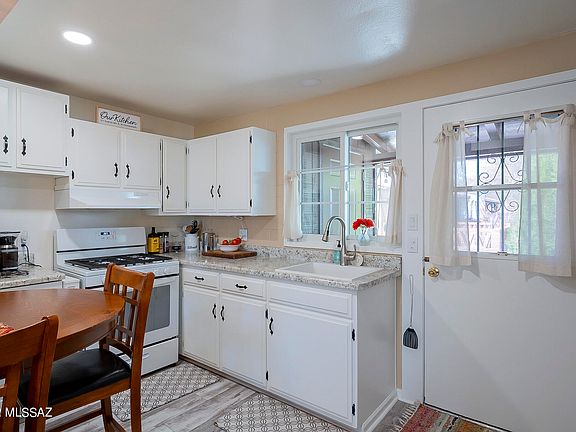 5th image of 384 W Camino Penasco