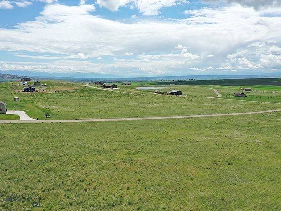 5th image of 77 Mackenzie Mountain Way