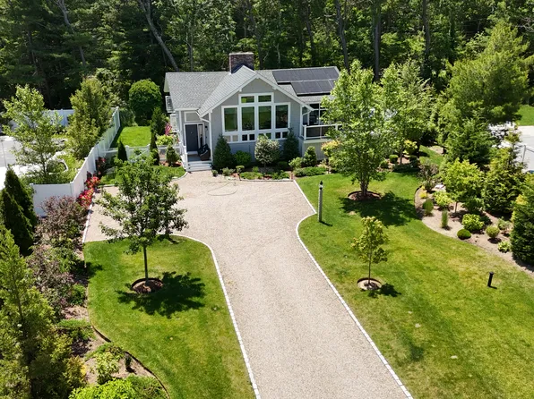 37 Summersea Rd, Mashpee, MA 02649