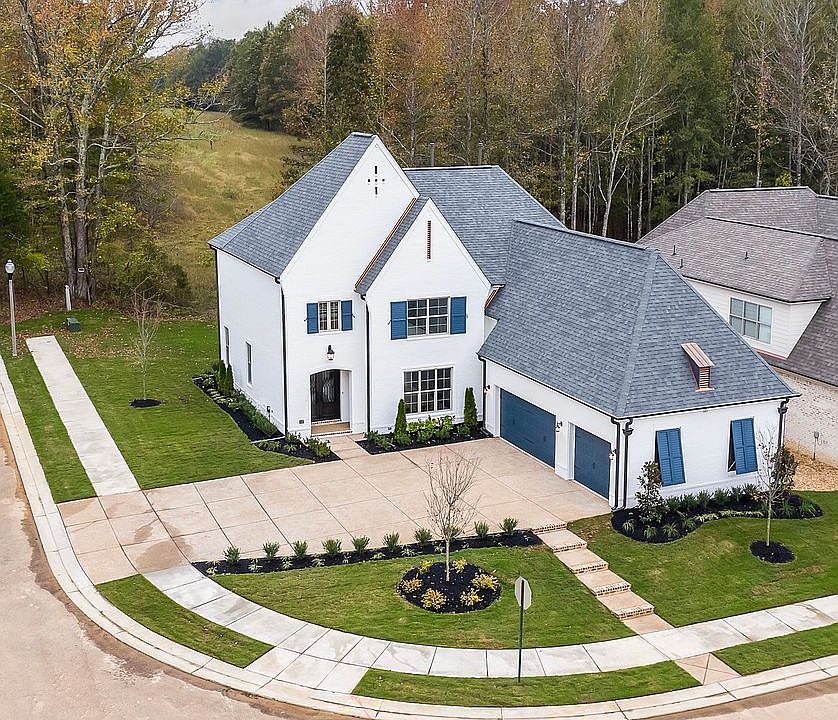 2nd image of 595 Saunders Creek Cir