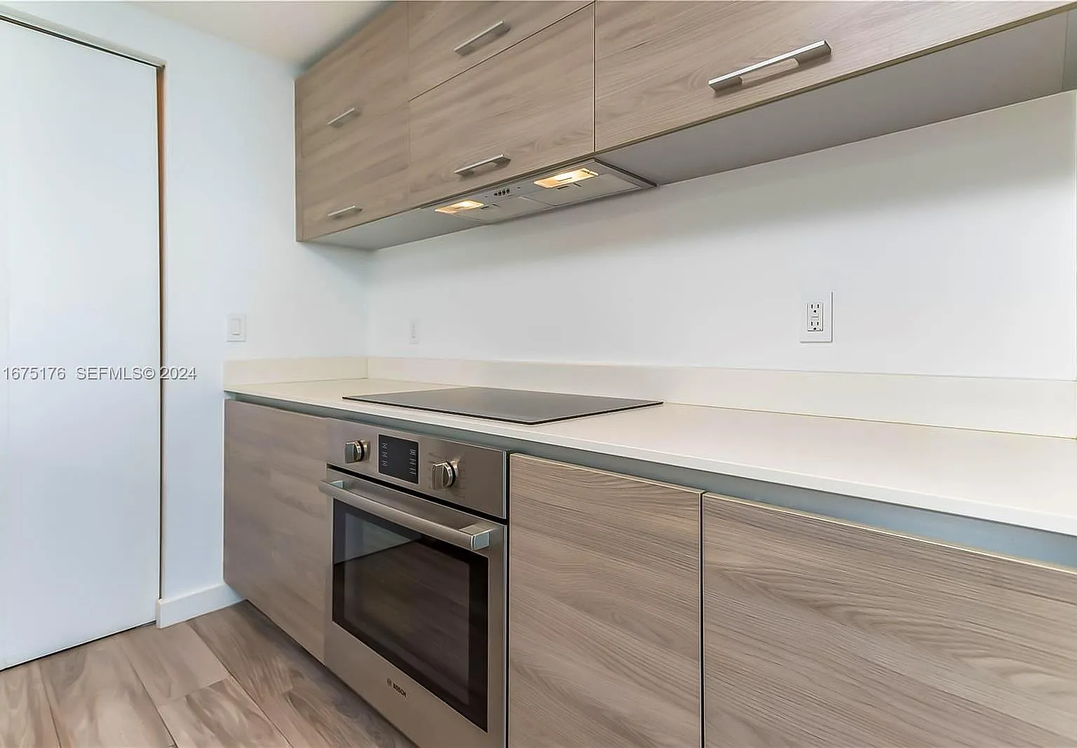 1 bed, 699 sqft, $3,700 — Photo 2
