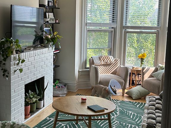 2nd image of 1316 W Diversey Pkwy #3