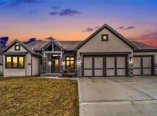 2904 NE 92nd St, Kansas City, MO 64156