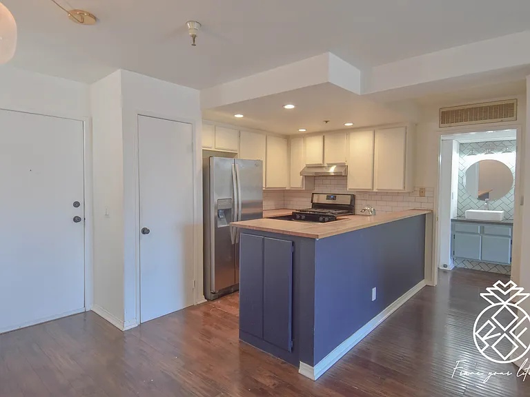 5143 Bakman Ave #206 — Photo 15