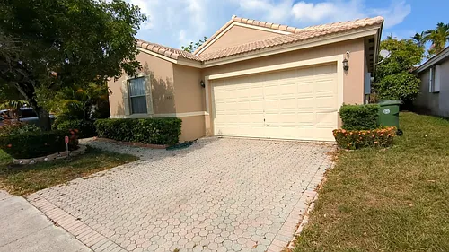 1481 SW 105th Ave Photo 1