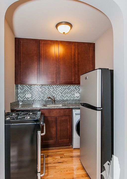 1st image of 550 W Arlington Pl APT 804