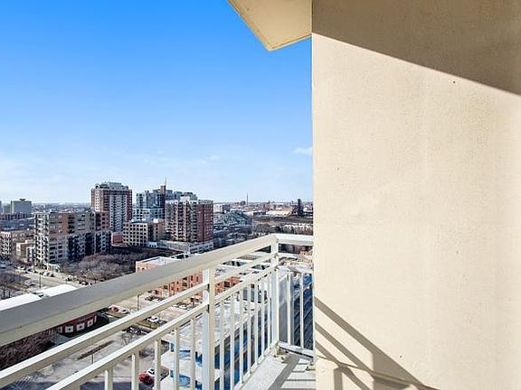 4th image of 1400 S Michigan Ave APT 1710