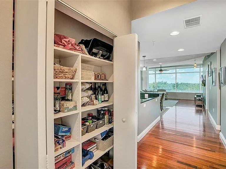 525 E Jackson St #607 — Photo 6