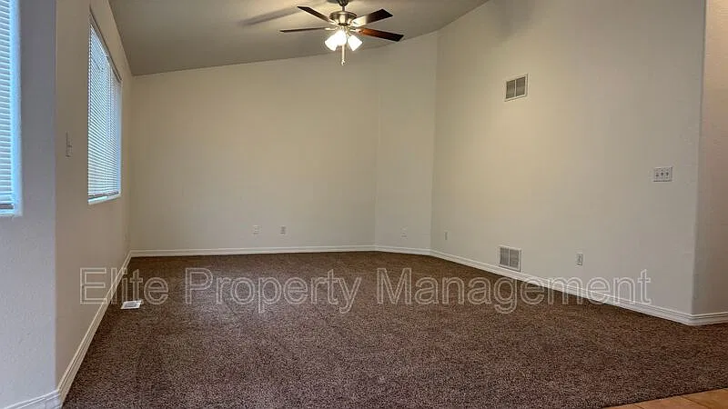 2 bed, 2.5 bath, 1500 sqft, $1,795 — Photo 2