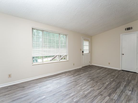 2nd image of 4275 Bradley Dr
