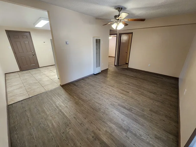 1401-1407 Aspen Dr — Photo 10