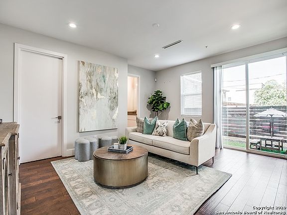 4th image of 127 Marcia Pl #3