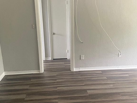 3rd image of 1520 17th Ave N #202
