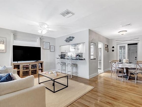 4th image of 6410 S Olive Ave #A