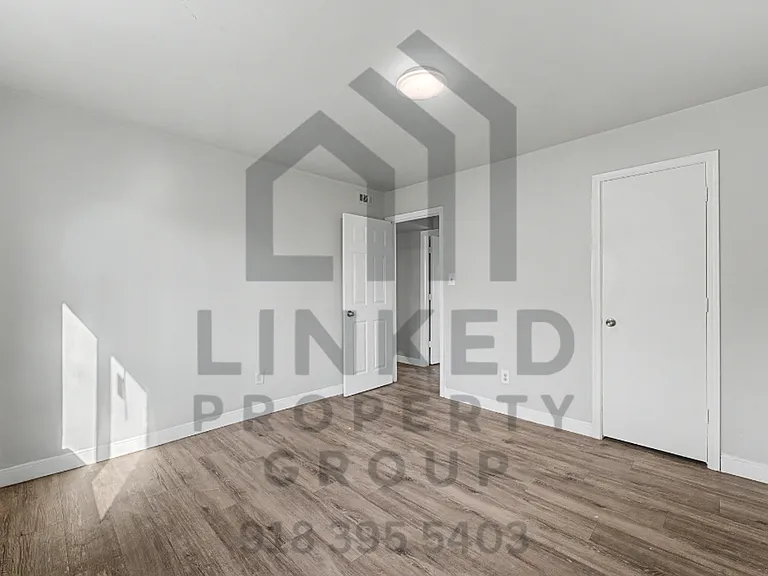 Evanston Apartments — Photo 3