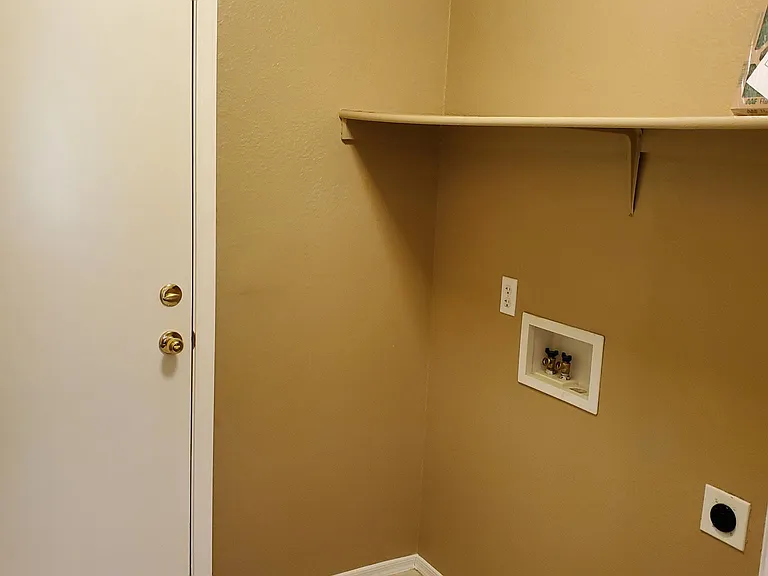 9225 W Pierson St — Photo 11