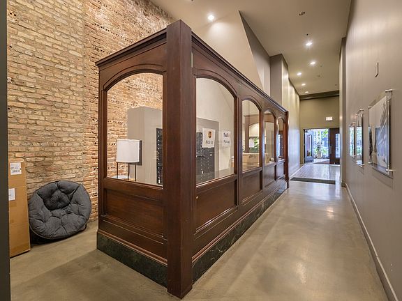 4th image of 2303 S Michigan Ave APT 303