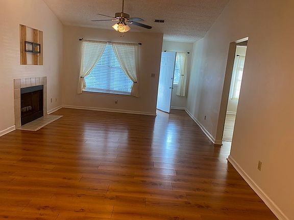 2nd image of 2049 Shields Rd #2049