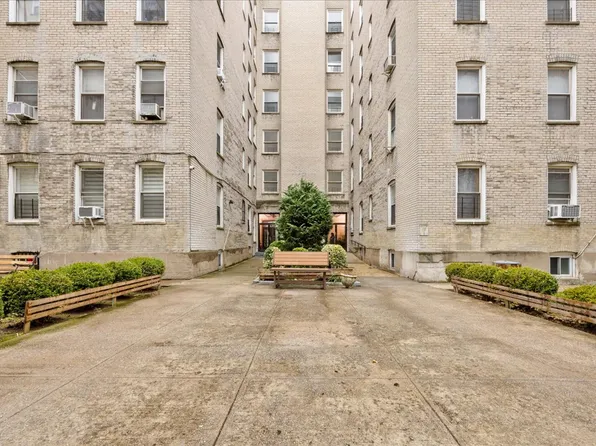 763 Ocean Parkway image 18 of 18