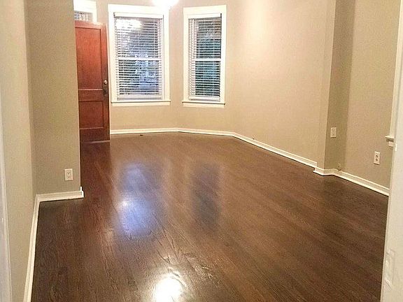 3rd image of 2915 N Sacramento Ave #2