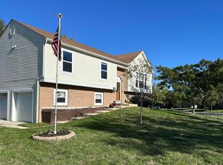 3260 Angela Dr, Grove City, OH