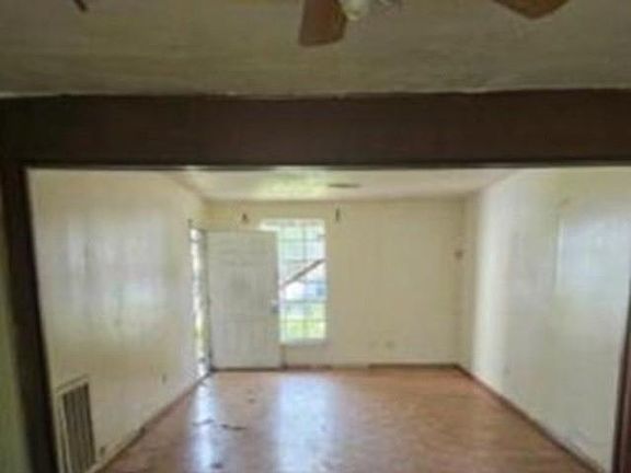 5th image of 4806 Grapevine St