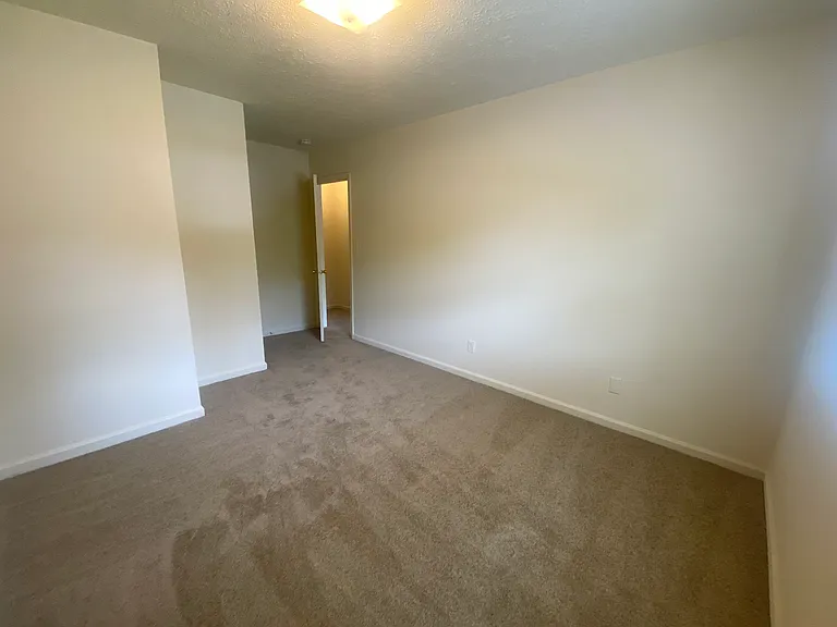 Beechwood Apartments — Photo 46