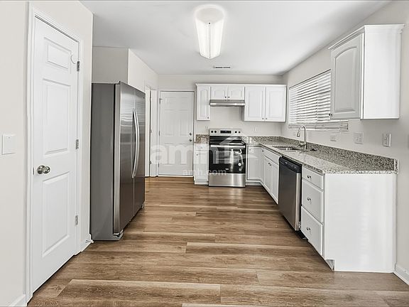 4th image of 529 Osborne Rd