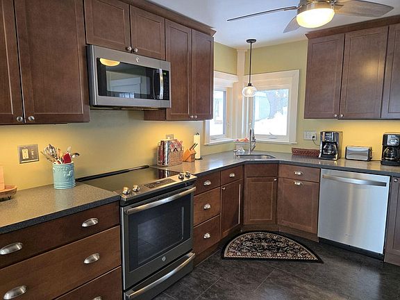 4th image of 238 Middle Street