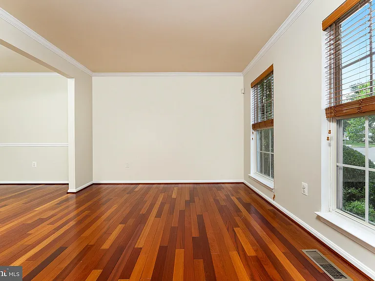 5783 Rhode Island Dr — Photo 5