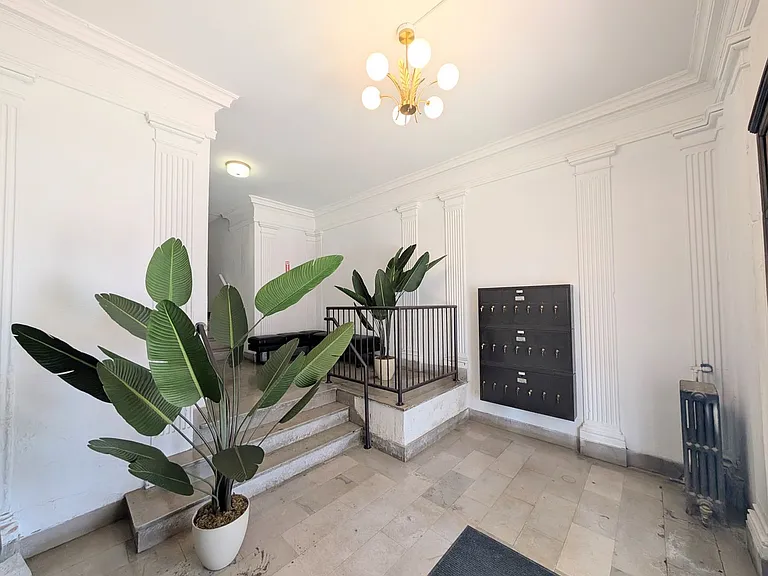 3525 Cass Ave #102 — Photo 4