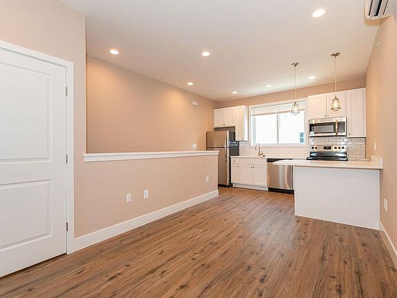 3rd image of 720 Cantrell St #3