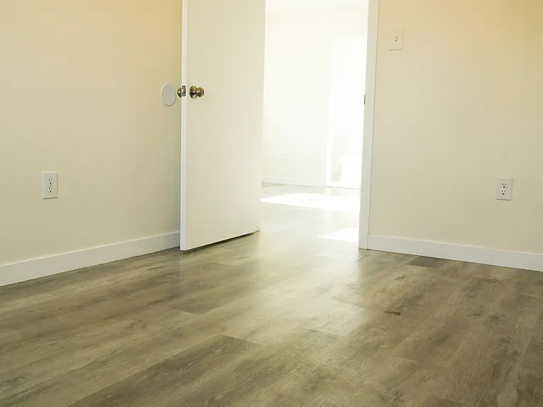 723 W F St #723 — Photo 4