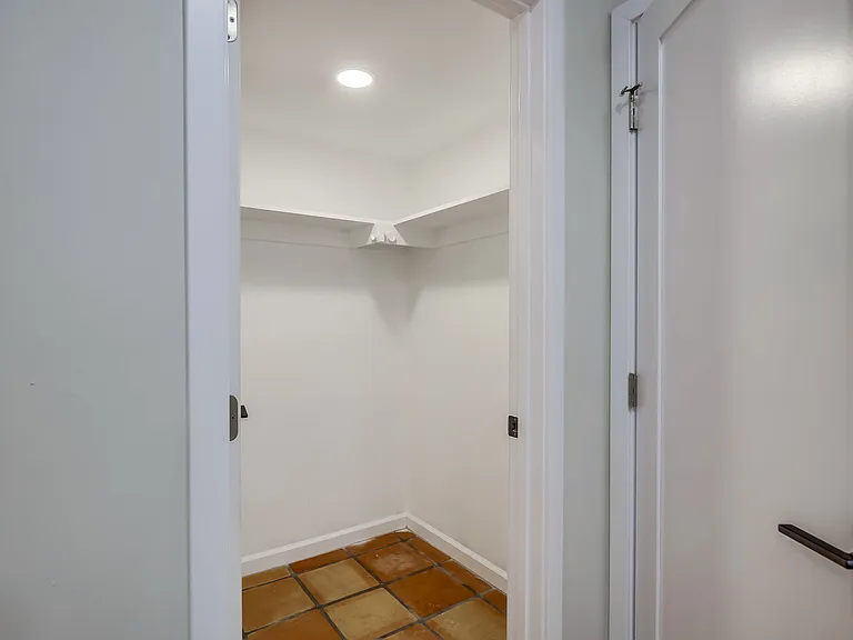 205 W Escalones #B — Photo 25