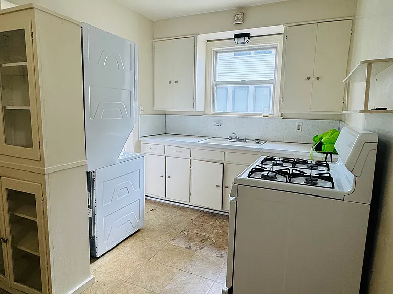 1896 Felix Ave #1 — Photo 8