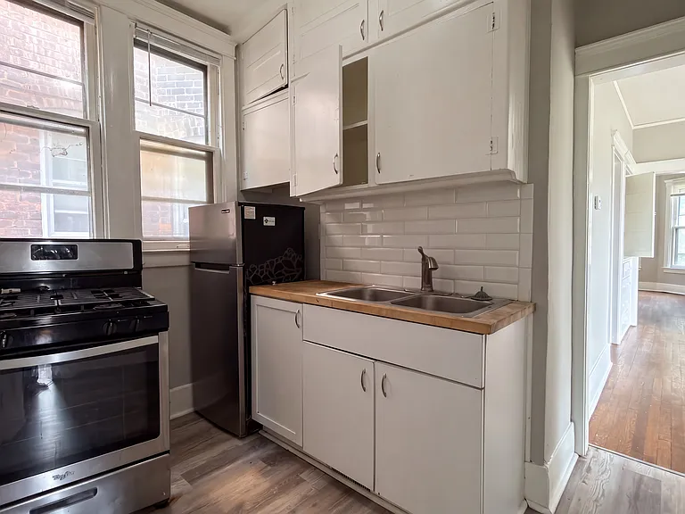 2231 Campbell St — Photo 8