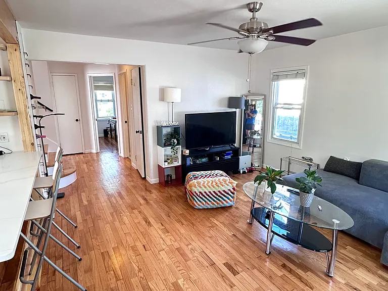 2404 Rowland Ave — Photo 11