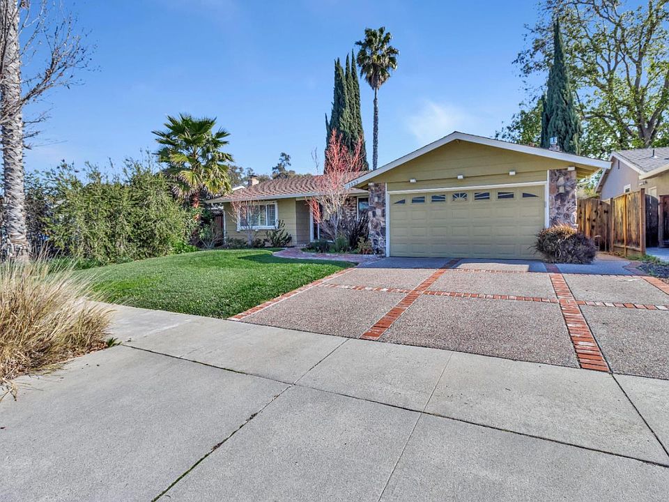 2nd image of 1132 Lynhurst Way