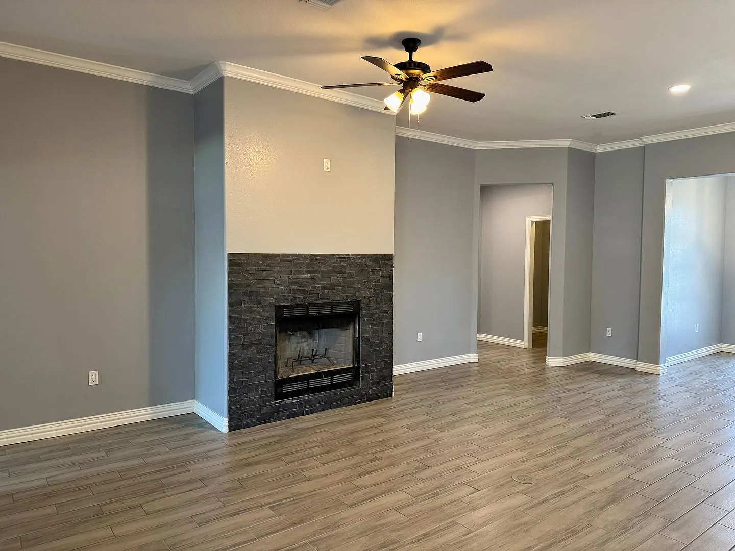 Impeccable maintained 4-bedroom, 2 bath home with an open floorplan. — Photo 4