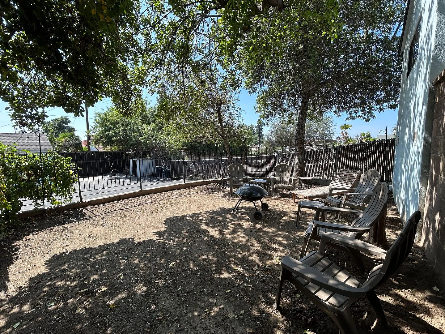 Charming 2 Bed 1 Bath Home with Office on Large Lot in Orange — Photo 4