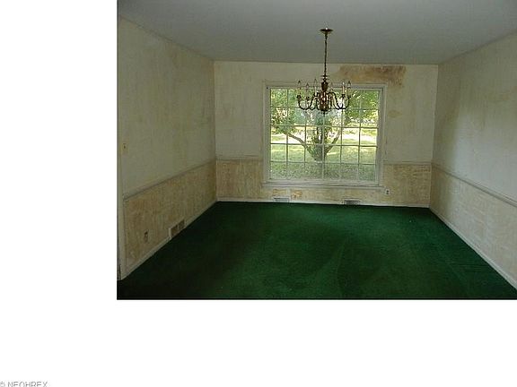 5th image of 2072 Newbury Dr