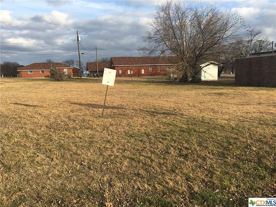 2nd image of 204 N Main St