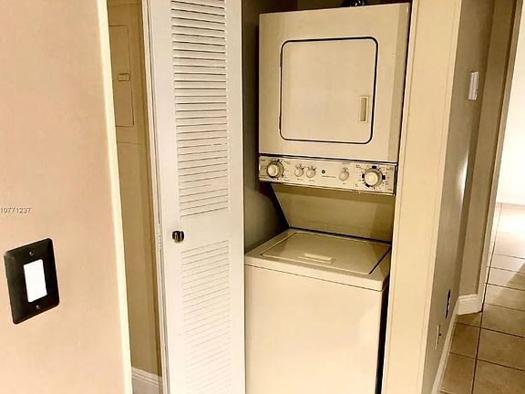 2nd image of 400 Palm Cir W APT 307