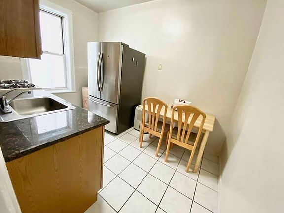 4th image of 24-48 27th St #1F